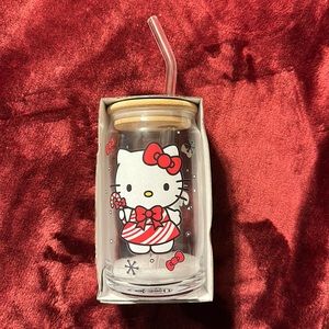 NWT Hello Kitty Christmas Glass Tumbler